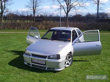 Opel Kadett E *SOLGT* billede 9