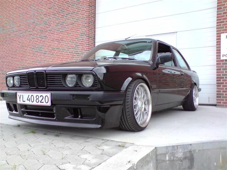 BMW E30 325i billede 2