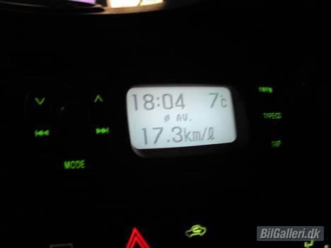 Toyota Yaris T Sport  SOLGT - Kan godt kører langt på literen med en let fod... billede 9