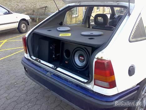 Opel kadett E .Guffe. skrottet billede 12