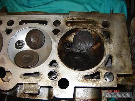 Ford XR3I *Projekt*  - Har taget mit topstykke af for at rense det.. Det var sindsygt beskidt.. men nu er det som nyt billede 16