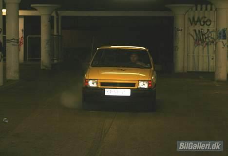 Opel Corsa A - "Humlebien" - Jah den kan sq godt. :D På tør vej, og uden olie eller noget. billede 14