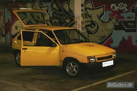 Opel Corsa A - "Humlebien" - Showoff i kælderen. billede 16