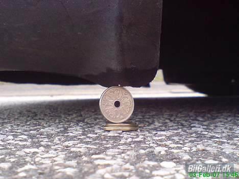 VW Lowrider golf vr6 - lige en ti´er og tyv´er der ligger flad også en høj femmer det er frihøjden ;) billede 11