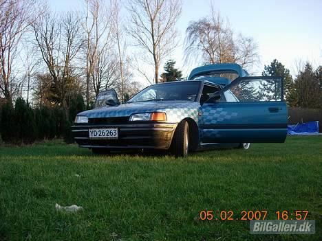 Mazda 323 bg DØD billede 10
