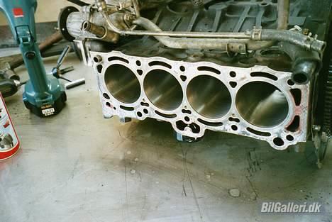 Toyota Corolla GT Coupé (AE86) - Her er blokken så blevet honet efter det "lille" haveri. Snøft. billede 14