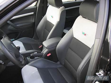 Skoda OCTAVIA RS TFSI billede 2