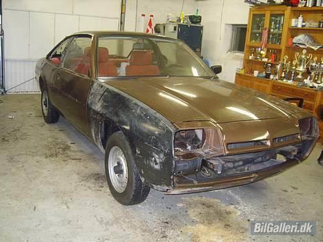Opel Manta B - Så fandt jeg endelig en forskærm, og nu er den klar til Maler.. billede 12
