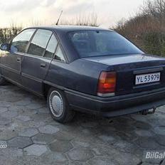 Opel OMEGA "stålormen" SOLGT