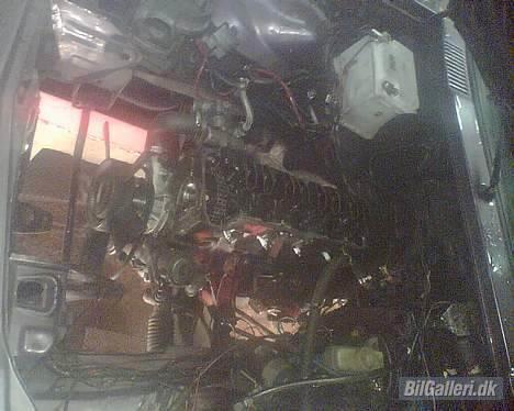 Opel Manta B 2.0 - 7/2-06 - Så er der godt i gang i opfriskningen af motorrummet :) billede 12