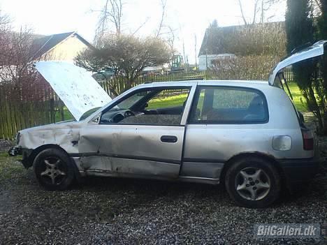 Nissan sunny 1,4i lx - min reservedels bil..... billede 12