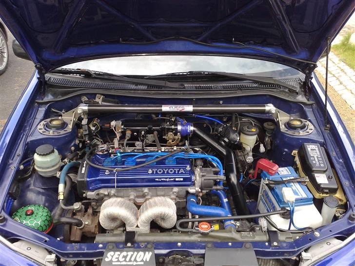 Toyota Starlet Glanza Z HKS POWER Til Salu - Her er så det helt ny motorrum med en masse nye detaljer og helt frisk lak :-) billede 17