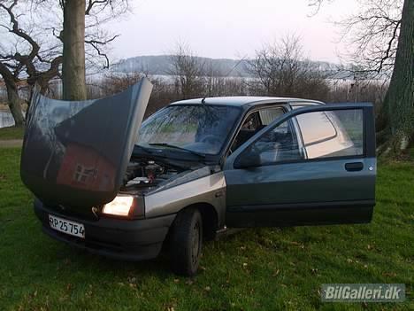 Renault Clio 1,2RL -(SOLGT)- - Igen et billede fra april måned billede 7
