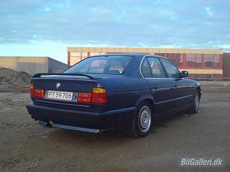 BMW e34 525i(SOLGT OG SAVNET) billede 3