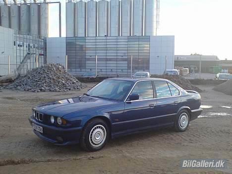 BMW e34 525i(SOLGT OG SAVNET) billede 4