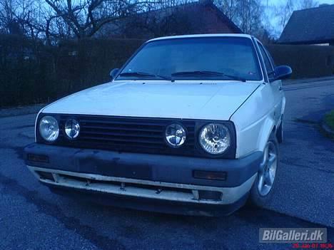 VW Golf 2 død ved kølle - Ja sådan så den ud inden jeg skilte den ad for at lave rust! :S billede 9