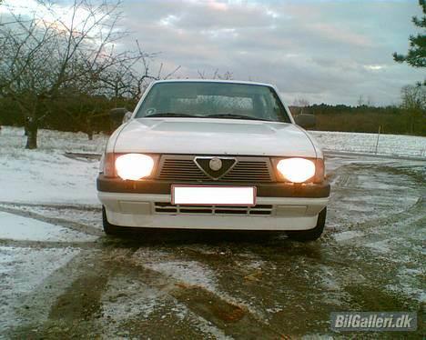 Alfa Romeo 75. *SOLGT* billede 1