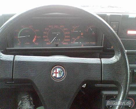 Alfa Romeo 75. *SOLGT* billede 7