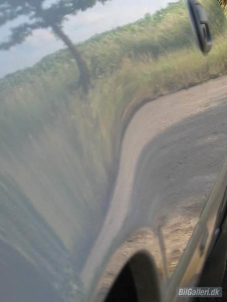 Nissan Sunny LX - SOLGT - Blank som et spejl - utrolig hvad en gang lakrens og voks kan gøre ved en 16 år gammel lak billede 8