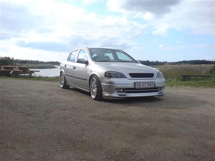 Opel Astra G Solgt - Efter jeg har fået Nye fælge og Kofangere og sænket bilen..:) billede 3