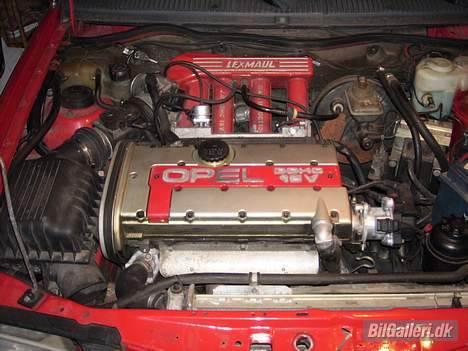 Opel kadett 16v - Endelig et billede af min motor.. billede 15