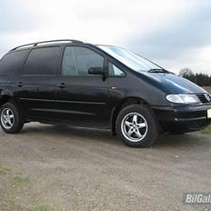 VW Sharan Solgt