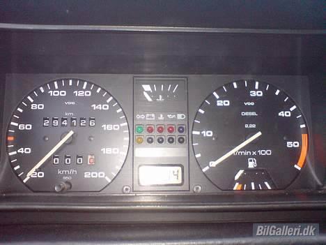 VW Jetta solgt - instrumentering med omdr. tæller - nu skal speedometeret bare stilles tilbage til 181920 som det gamle stod på  billede 3