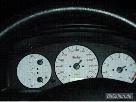 Mazda 323 F BA SOLGT billede 5