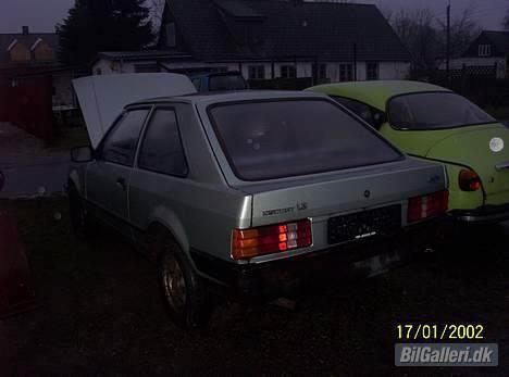 Ford Escort 1,3 Solgt billede 6