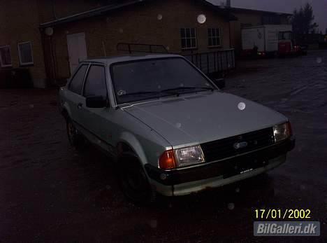 Ford Escort 1,3 Solgt billede 10