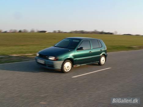 VW Polo - Er igang med at tilpasse kofangeren billede 5