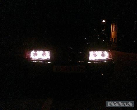 BMW e36 320i - i mørke billede 2