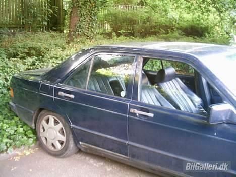 Mercedes Benz 190E billede 2
