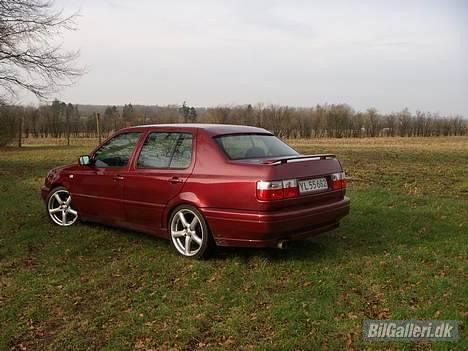 VW vento.  solgt.. billede 2