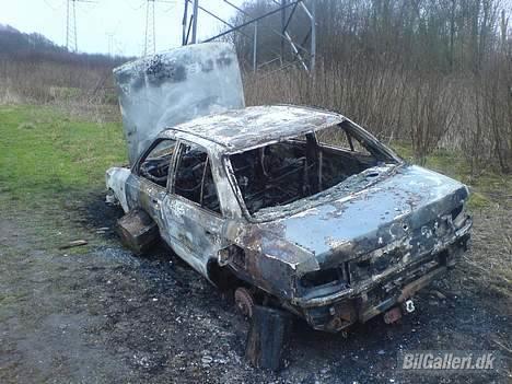 Mazda 323 SedanLX"Brændt af" billede 15