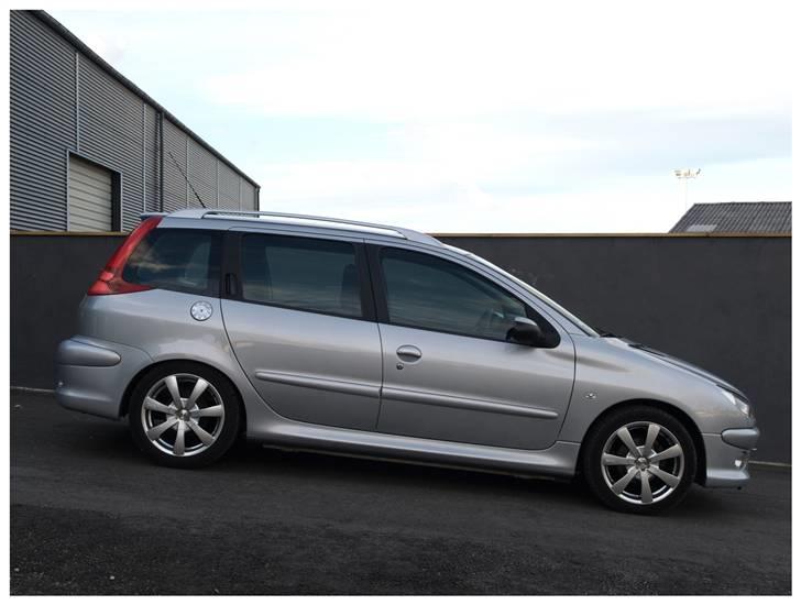 Peugeot 206 SW S-line. - Foto: creativephoto.dk billede 2