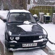 BMW 327i eta solgt