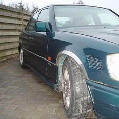 Mercedes Benz 250D sportsline solgt!!!