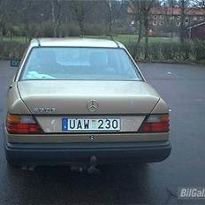 Mercedes Benz 260 E