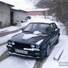 BMW 327i eta solgt