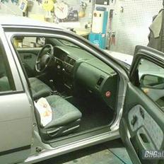 Nissan Almera  solgt for 25000