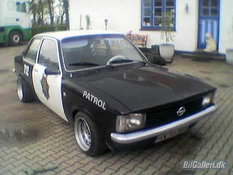 Mazda 323 f gt Solgt - brormands lege tøj billede 13