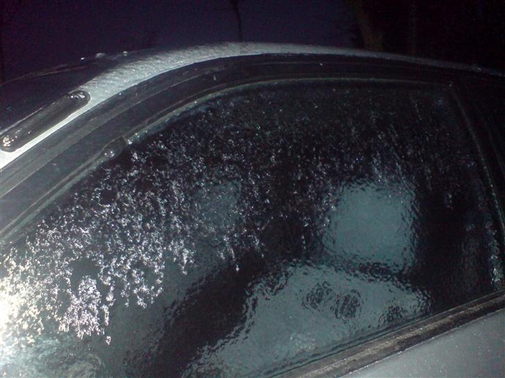 Toyota Corolla- Super Yotaen!! - skal også snart ha  "racers by night" streamer på kofangeren billede 4