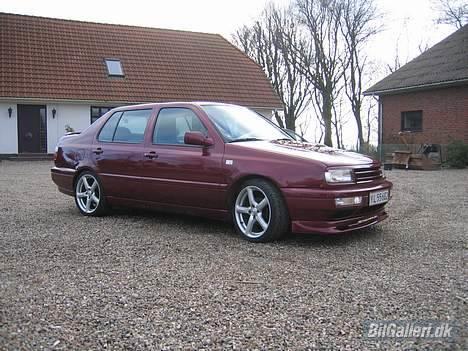 VW vento.  solgt.. billede 13