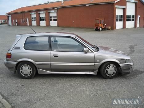 Toyota corolla (SOLGT) billede 2