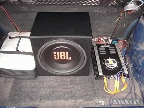 VW Golf II 1,6 *Byttet Væk* - JBL 12" Bas, Arizona Eagle Amp. Bliver bygget ordentligt ned her en gang ved lejlighed. billede 18