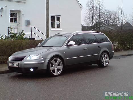 VW Passat TDI. SOLGT - W8 lys, giver et fedt lys om aften. billede 1