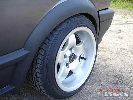 VW Polo G40 - SOLGT - Lækker justering. Passer bare perfekt! Er blevet nød til at øge højden, ellers kan jeg ikke komme ind i min indkørelse... billede 1