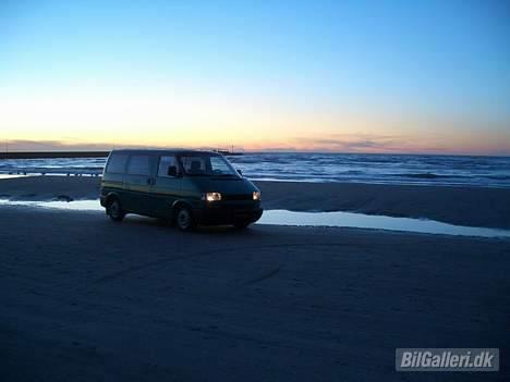 VW Transporter 2,5 TDI solgt billede 1