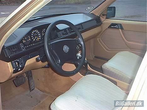 Mercedes Benz 260 E billede 6